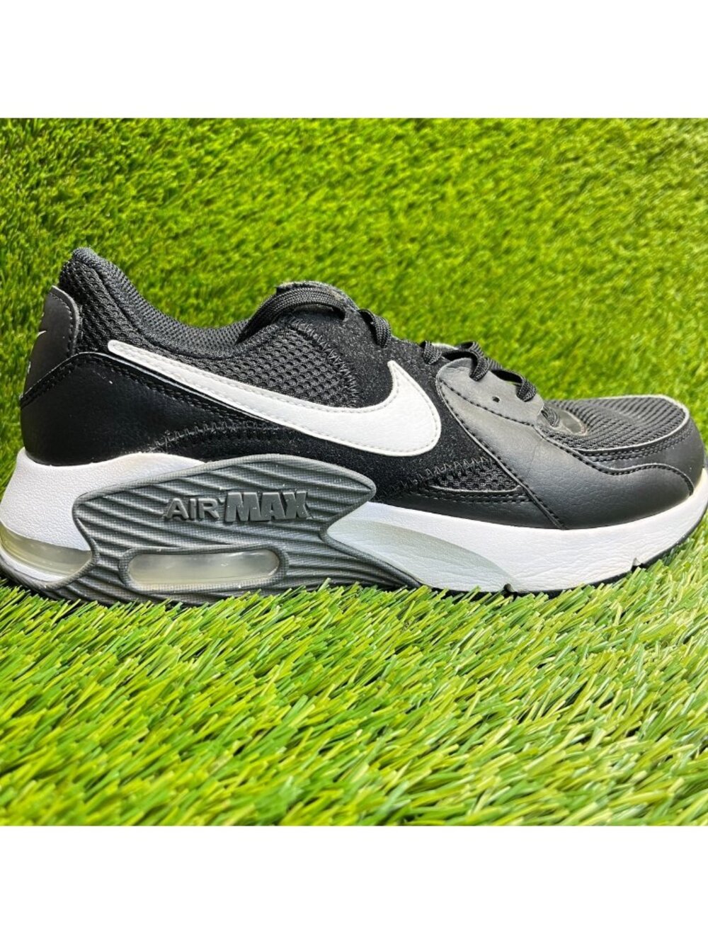 Nike Air Max Excee Womens Size 8 Black White Athletic Running Shoes Sneakers